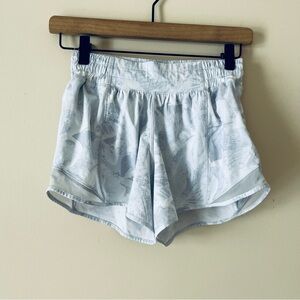 Lululemon Hotty Hot Short II Long 4" Mini Tropical Shadow Starlight Multi 4 Tall